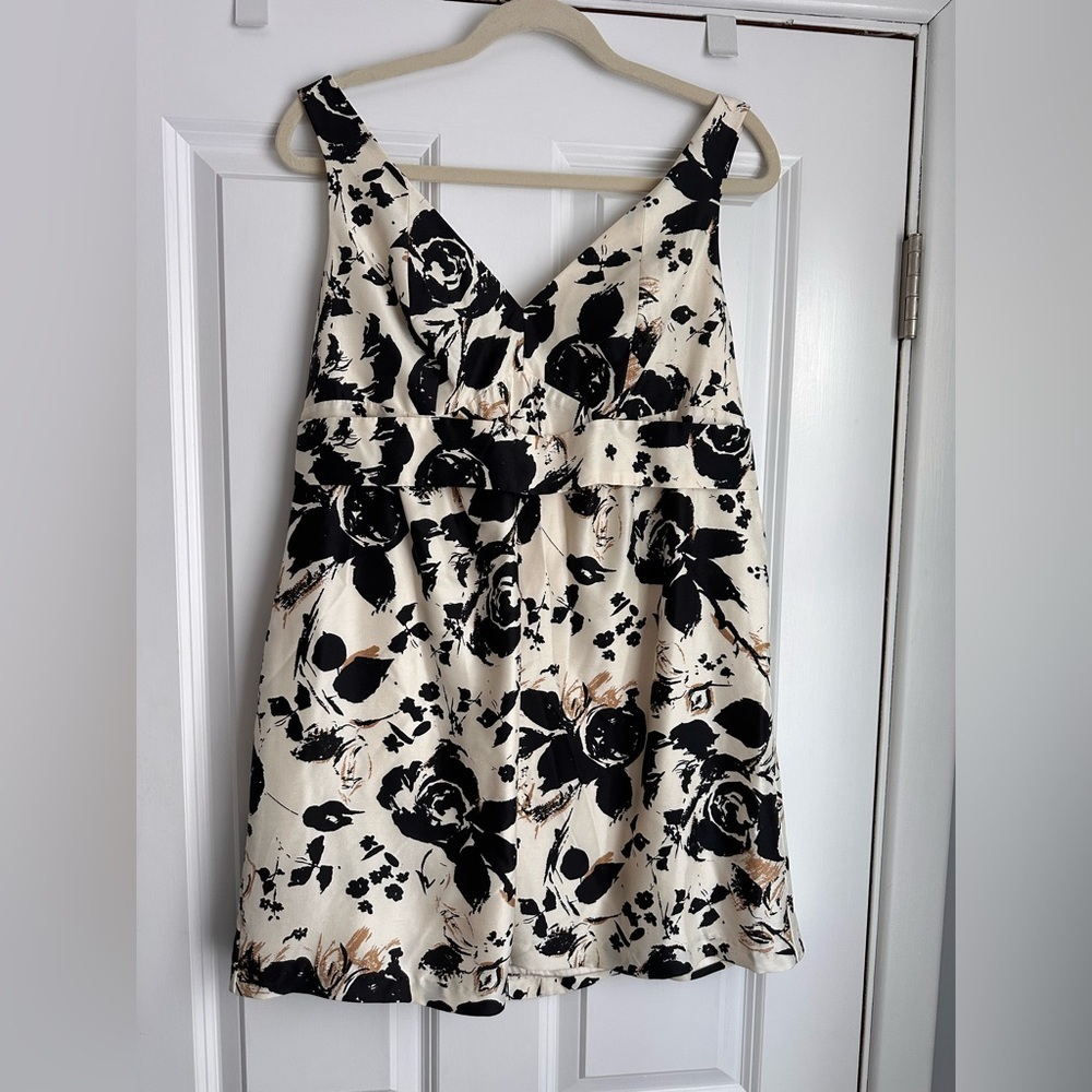 THE LIMITED Women’s VINTAGE 90’s Silk Shelf Strappy Top Beige Black NWT Sz M